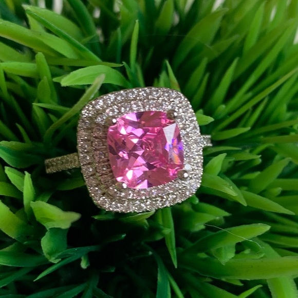 🎉HP🎉Boutique | Gorgeous Statement Ring - Picture 2 of 3